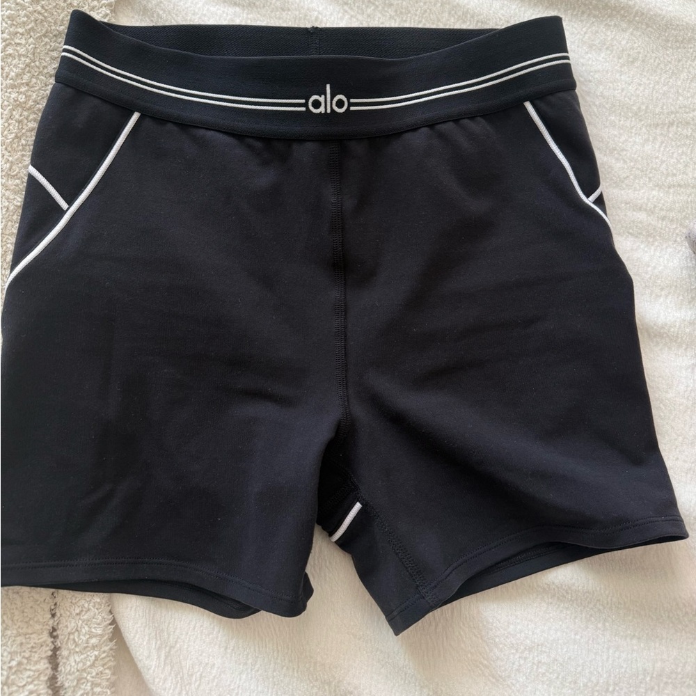 Alo 4 inch spandex medium